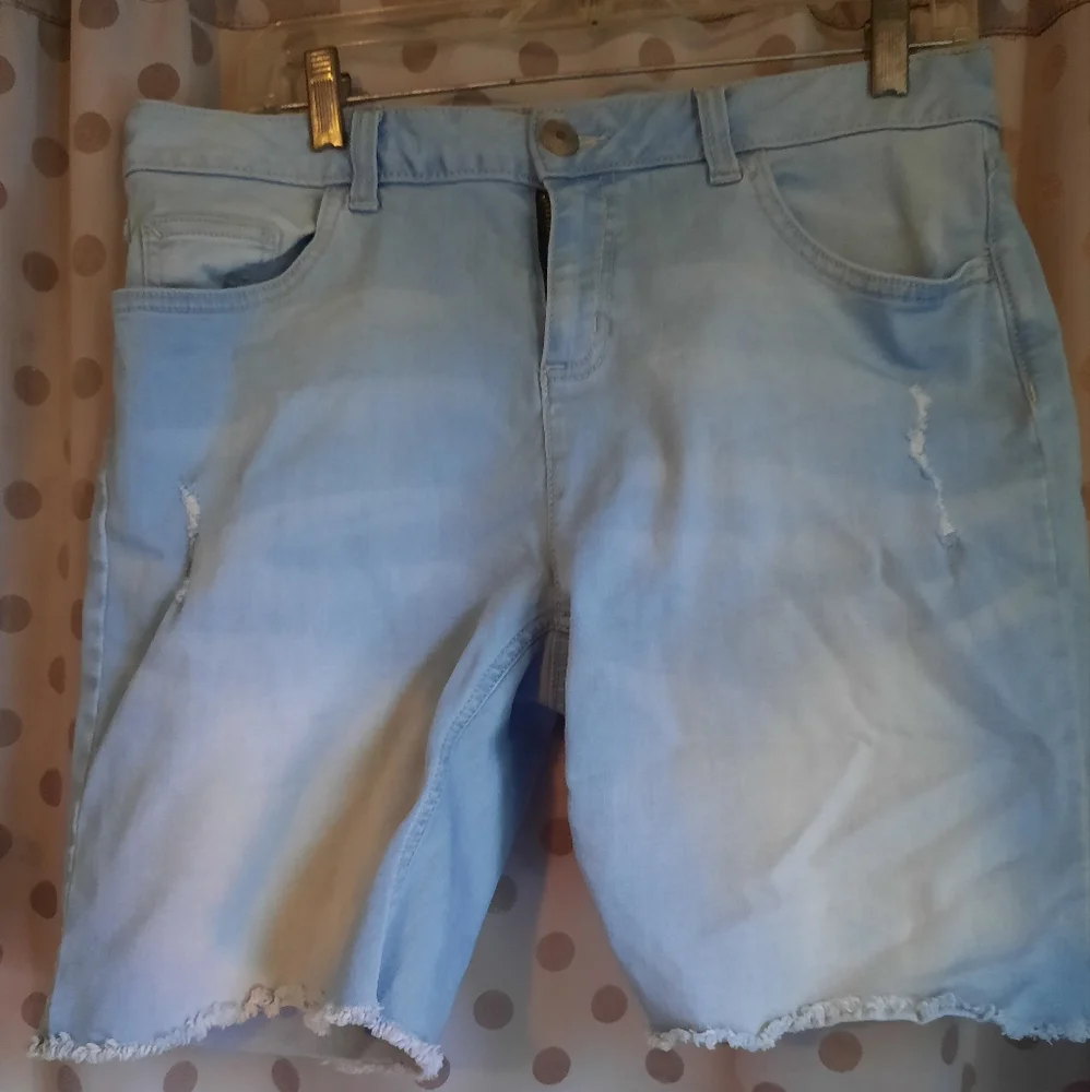 JUSTICE Distressed Girlfriend Bermuda Shorts w-Raw Hem 18P